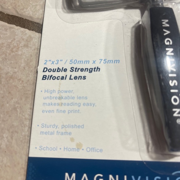 Magnivision Magnifier Double Strength Bifocal Lens 2 X 3 inch Sturdy Metal Frame - Picture 5 of 7